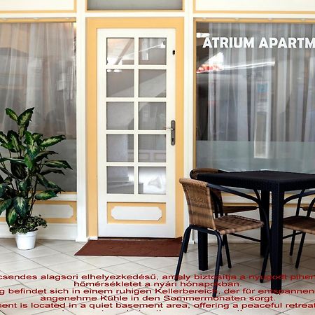 דירות קסזטלי Basement Atrium Apartman מראה חיצוני תמונה