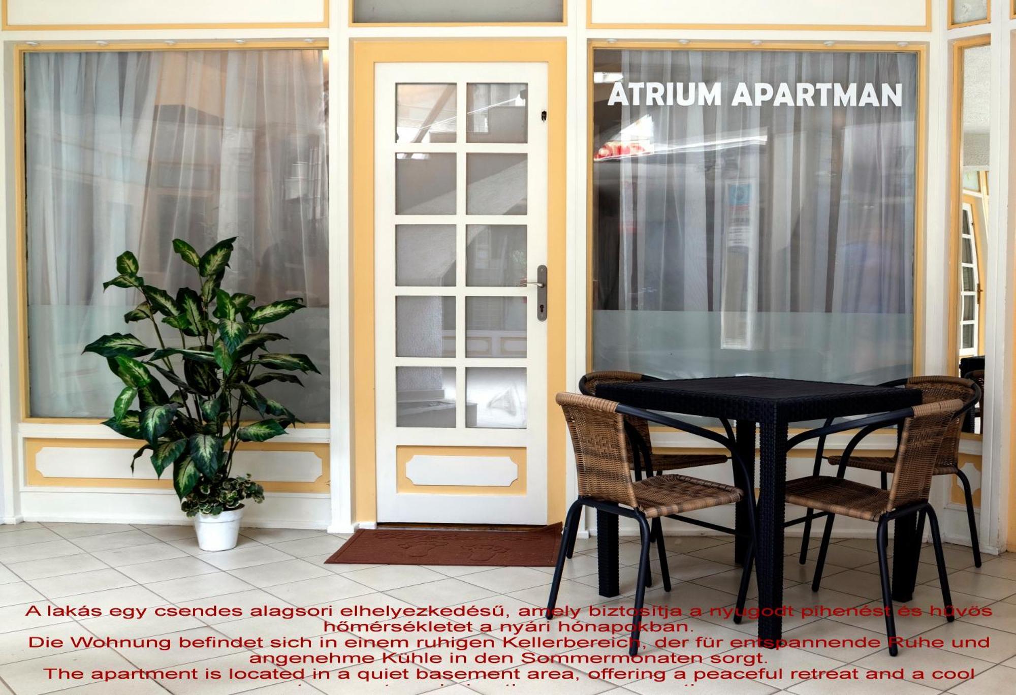דירות קסזטלי Basement Atrium Apartman מראה חיצוני תמונה