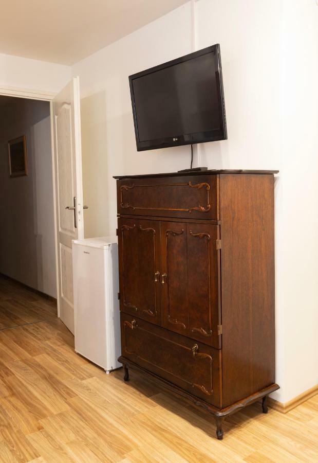 דירות קסזטלי Basement Atrium Apartman מראה חיצוני תמונה